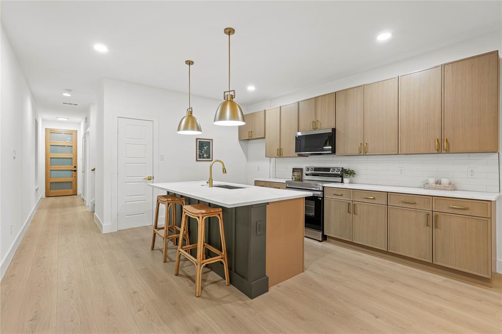 Lincoln Manor - Residential Lease