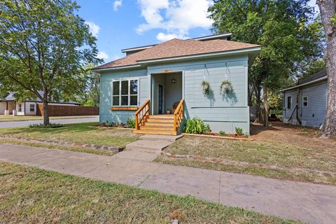 831 W Owing Street Denison TX 75020