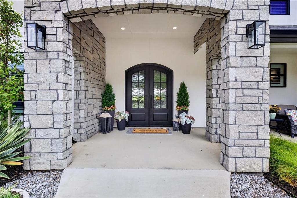 2044 Canyon Lake Road