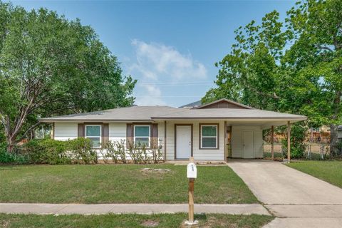 Single Family Residence in Denton TX 1701 Boyd Street.jpg