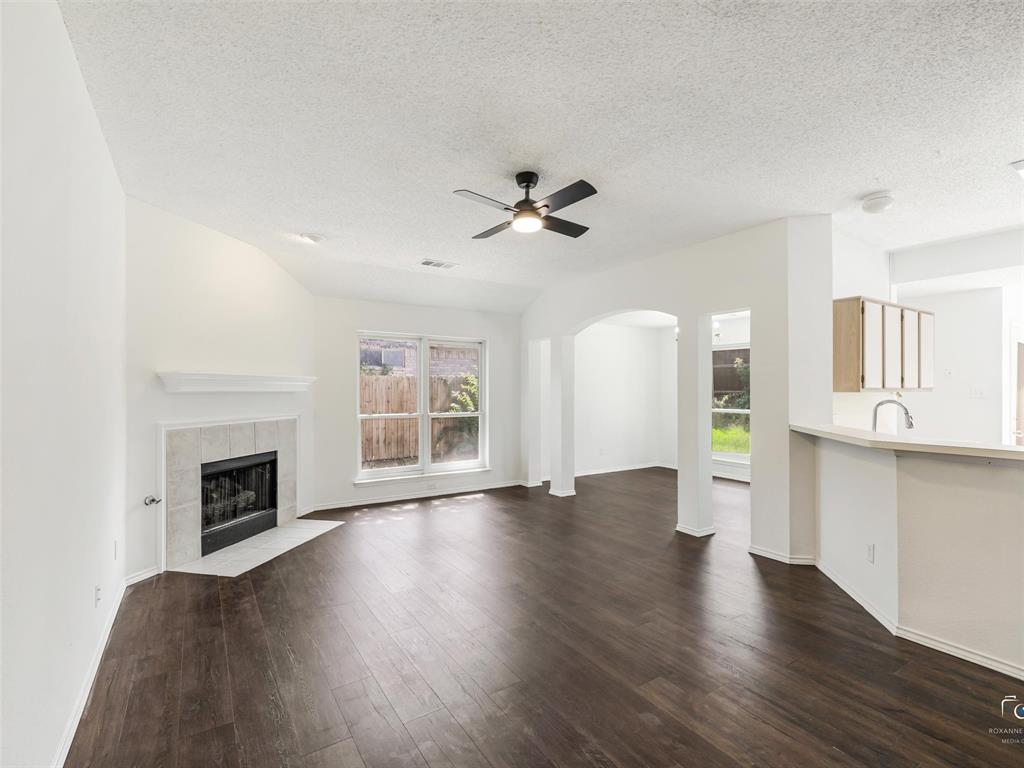 1006 Greenbriar Lane