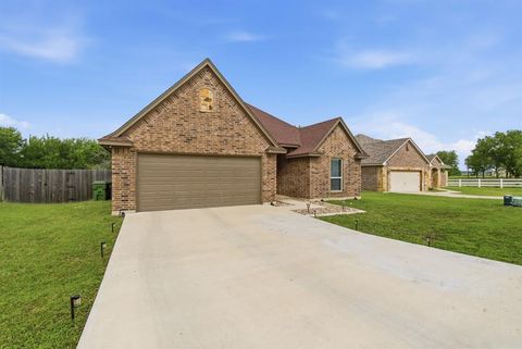 Photo of 2313 Springhill Court, Mineral Wells, TX 76067 (MLS # 21244147)