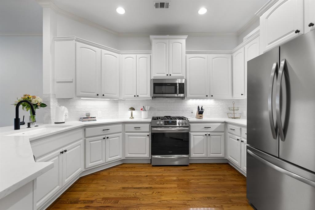 Belmont Henderson Twnhms 03 - Residential