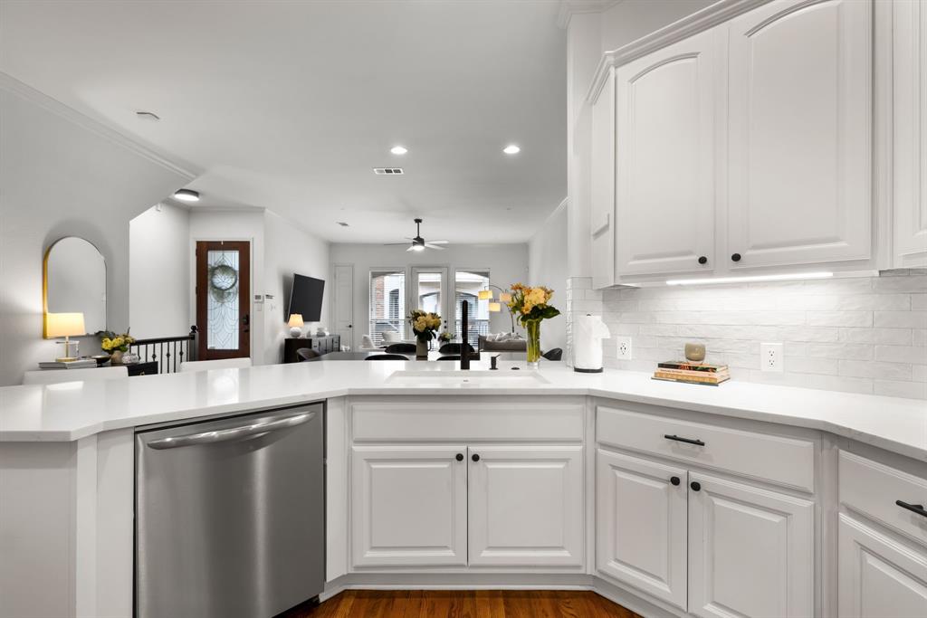 Belmont Henderson Twnhms 03 - Residential