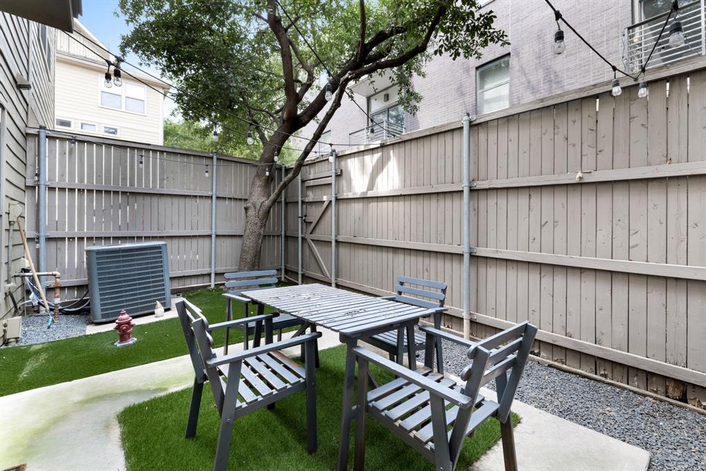 Belmont Henderson Twnhms 03 - Residential