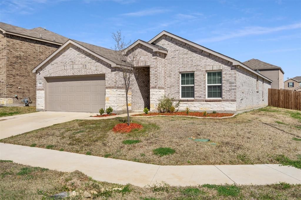 Photo of 1100 Varson Drive, Haslet, TX 76052 (MLS # 21211497)