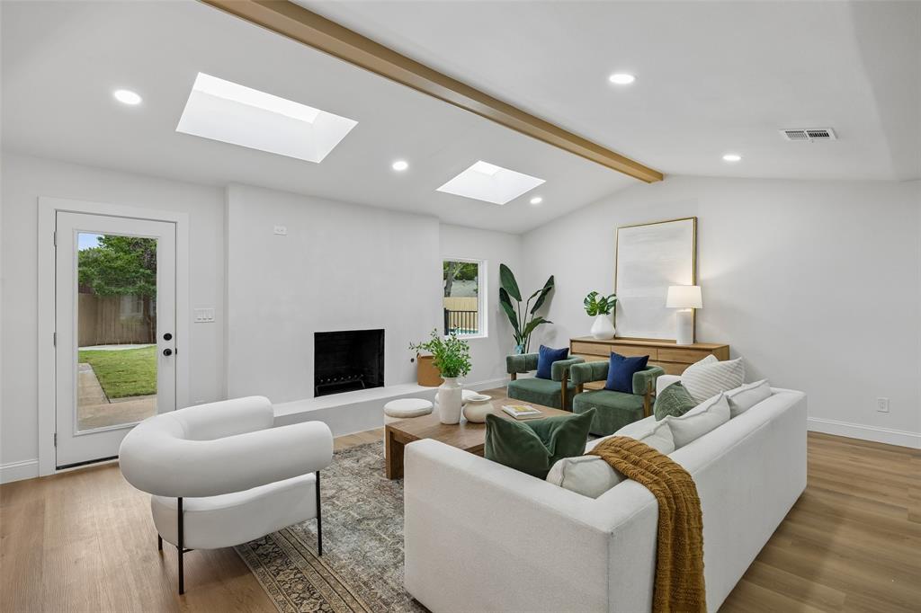 5 Willow Creek Place