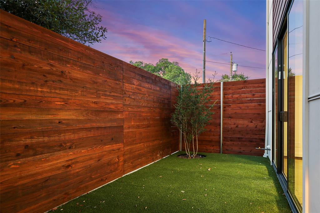 Kirby Place Condos - Residential Lease