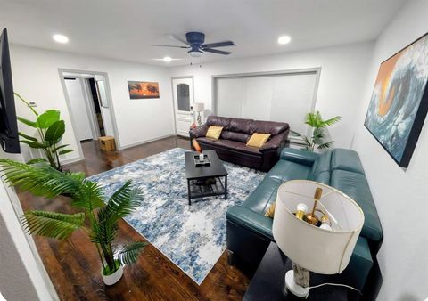 Photo of 413 Circle Drive, Arlington, TX 76010 (MLS # 21233535)