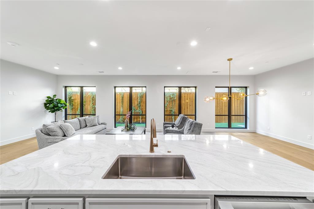 3601 Routh Street 1B