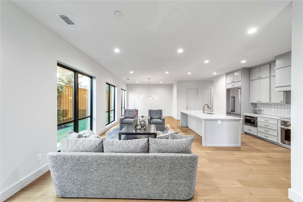 3601 Routh Street 1B