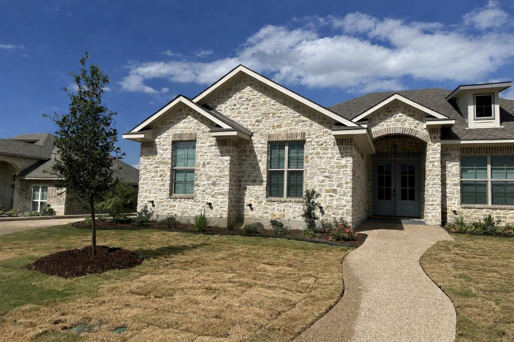 1033 Queen Elizabeth Drive