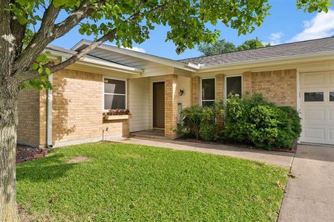 9928 Farmington Drive Benbrook TX 76126