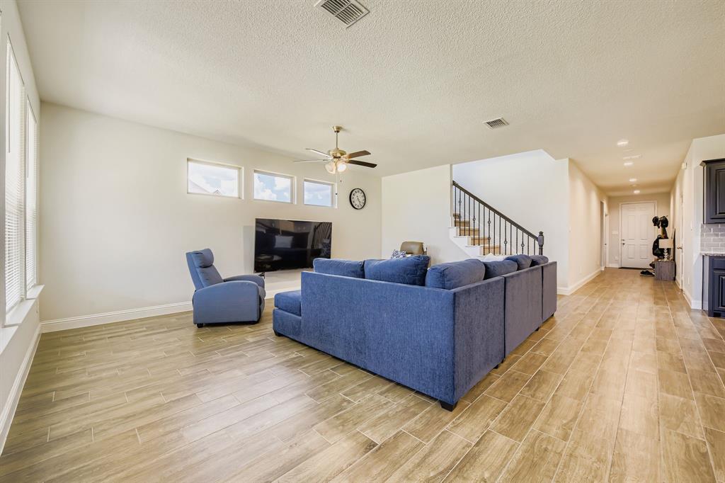 5961 Halls Lake Loop