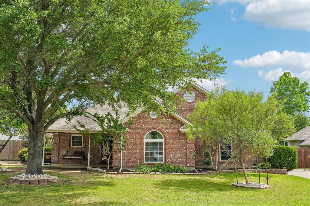 304 Woodlawn St, Krum, TX, 76249