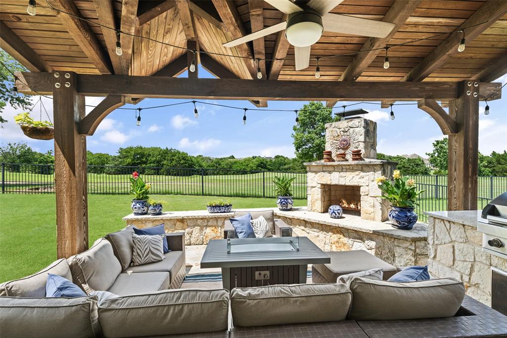 2801 Meadow Ridge Drive