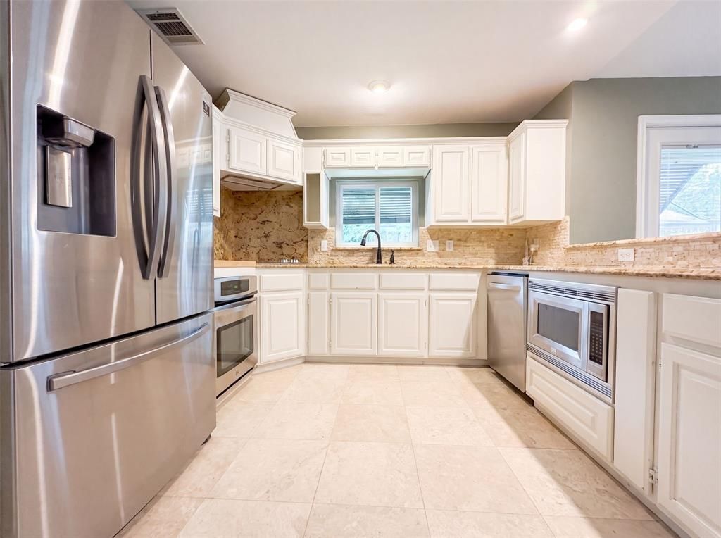 Photo of 1416 Willow Wood Drive, Carrollton, TX 75010 (MLS # 21342491)