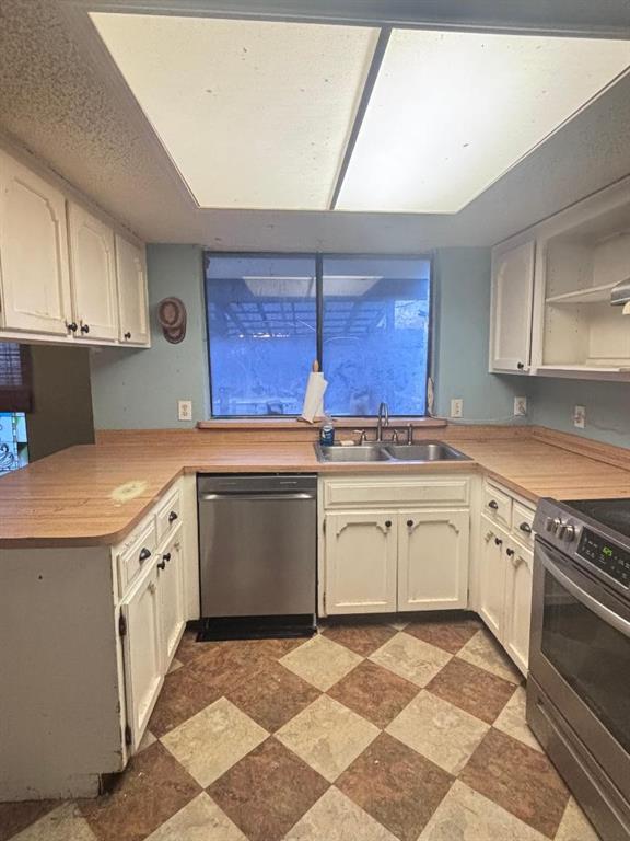 7533 Meadowlark Lane N