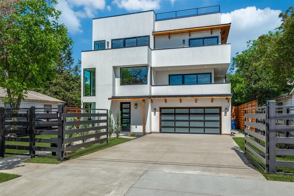 Photo for 3321 Coronet Boulevard, Dallas, TX 75212 (MLS # 20941944)