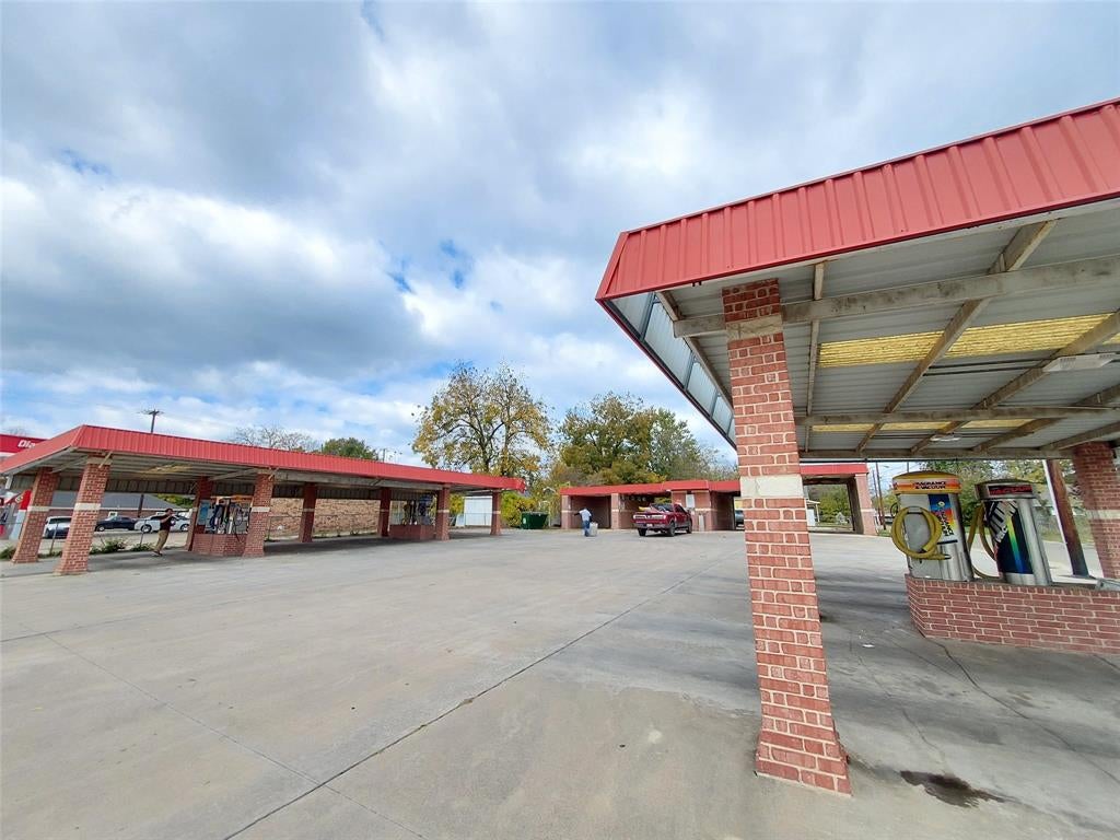 1406 Live Oak Street