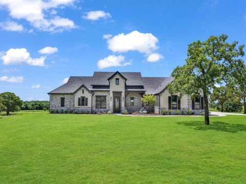 Photo of 148 Daggett Drive, Decatur, TX 76234 (MLS # 21396869)