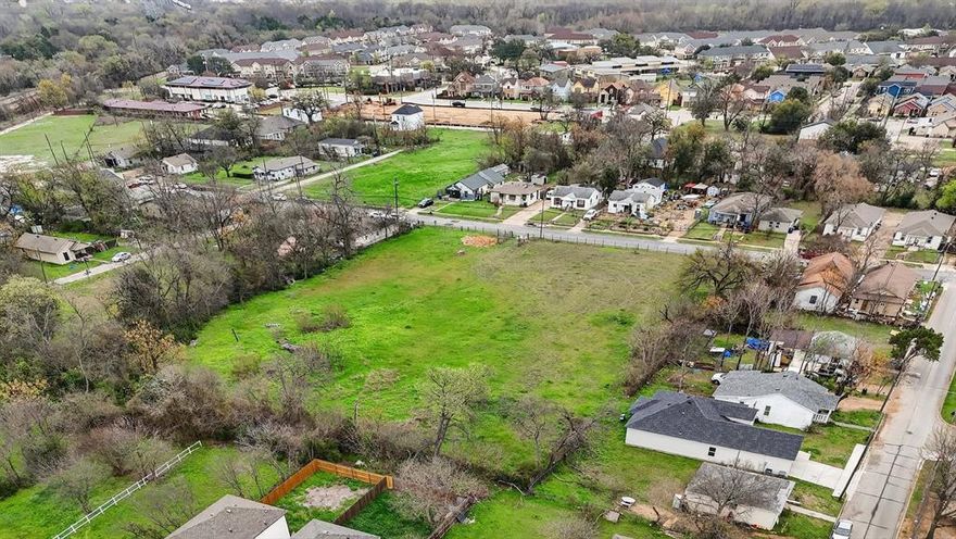 1 acre flat lot! Zoned Planned Development for single family. Located in Mill City. Located 1mile from Fair Park Texas State Fair. Within mile of Downtown Dallas and Deep Ellum, I-30. Sam's Club, Walmart, HEB Joe V's, Walgreens, Dallas Arboretum! Selling 4719 & 4723 Collins for $700,000