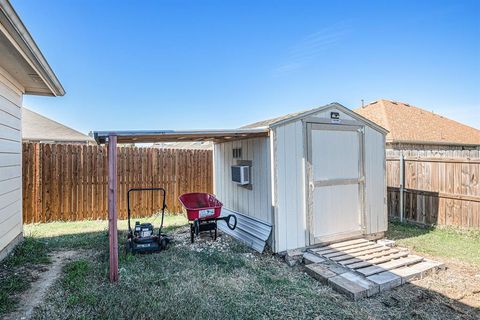 A home in Crowley