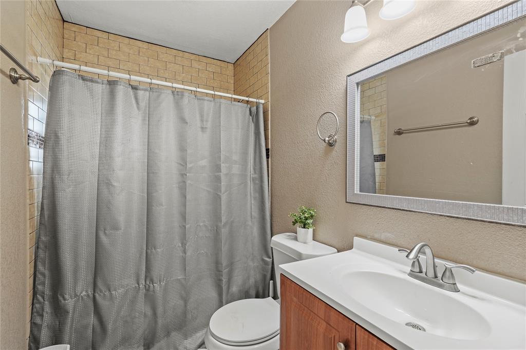 Cloverdale 02 - Residential