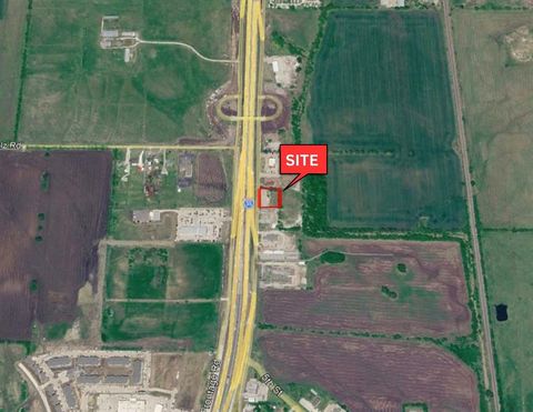 Photo of 1404 N Stemmons Freeway, Sanger, TX 76266 (MLS # 21329945)