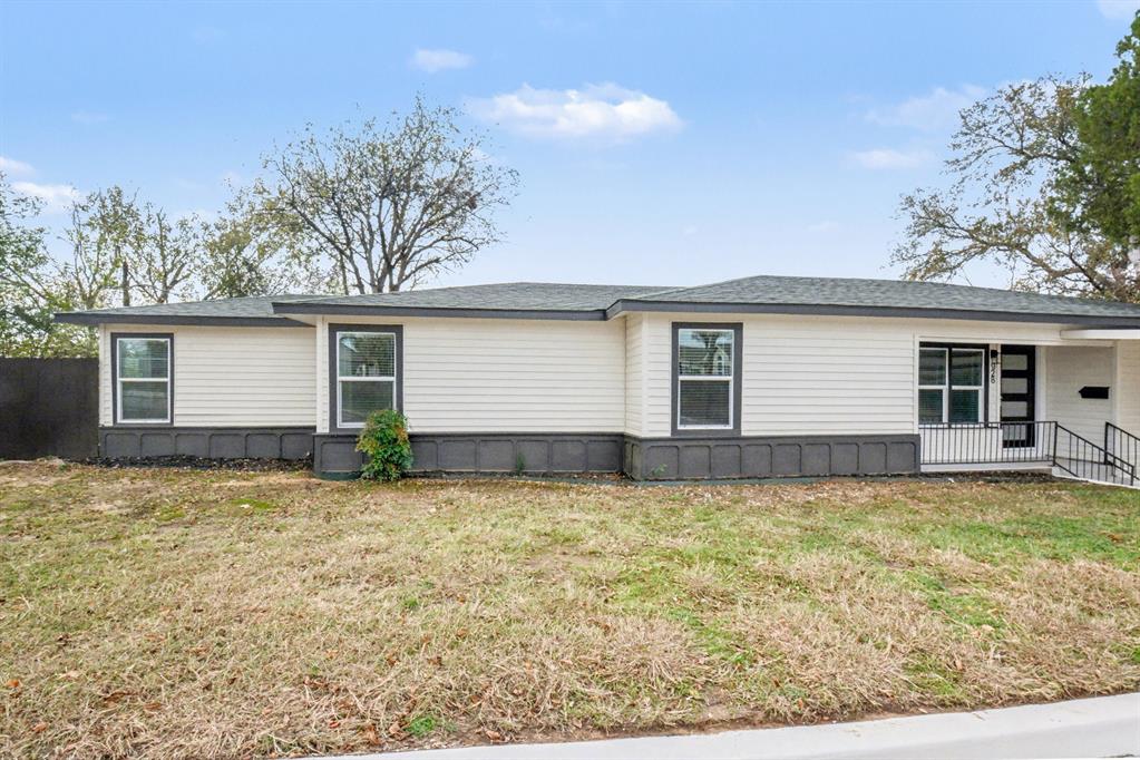 928 Ash Crescent Street