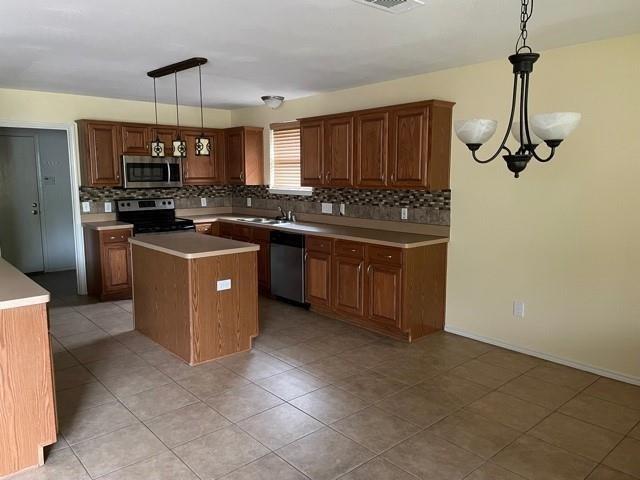 Twin Lakes Ph III - Residential Lease