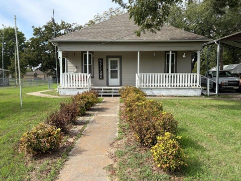 Photo of 10809 Fm 2450, Sanger, TX 76266 (MLS # 21420324)