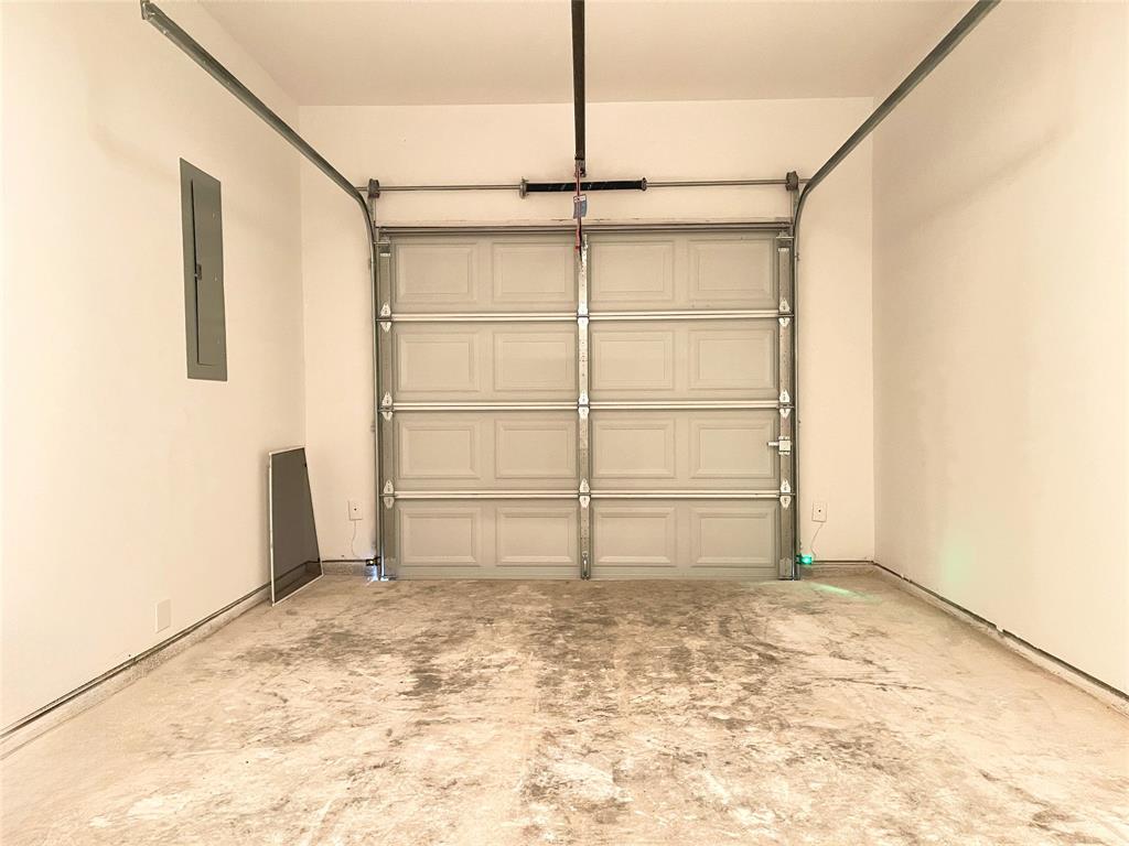 Lawn Place 01 - Residential