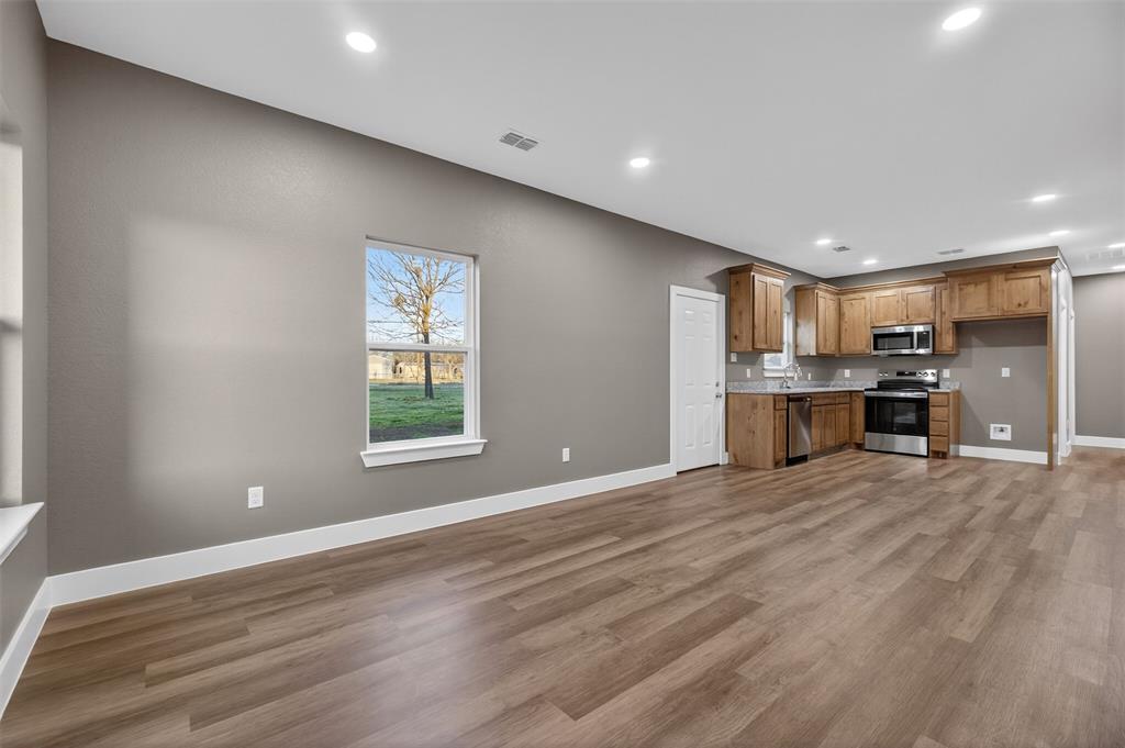 Lawn Place 01 - Residential