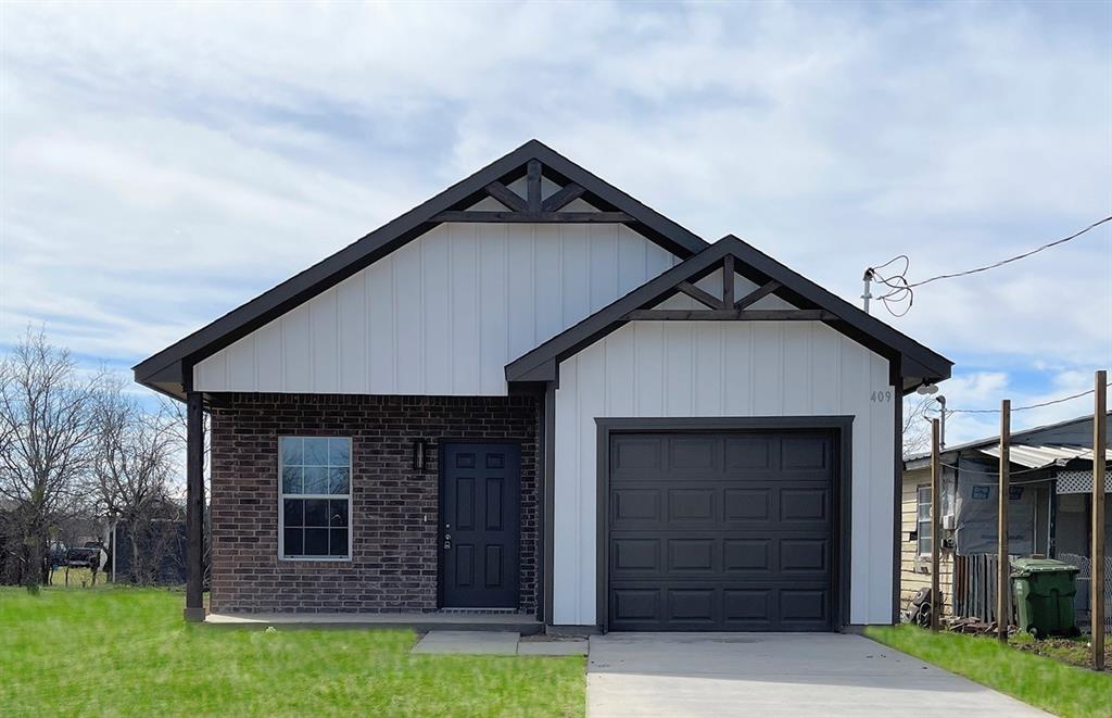 Lawn Place 01 - Residential