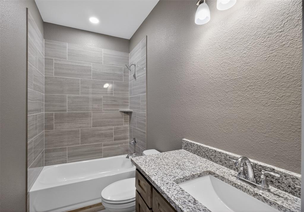 Lawn Place 01 - Residential