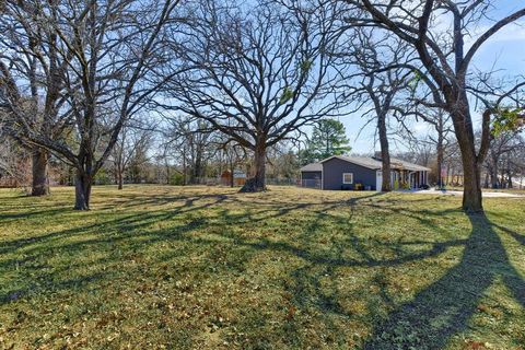 A home in Lake Kiowa