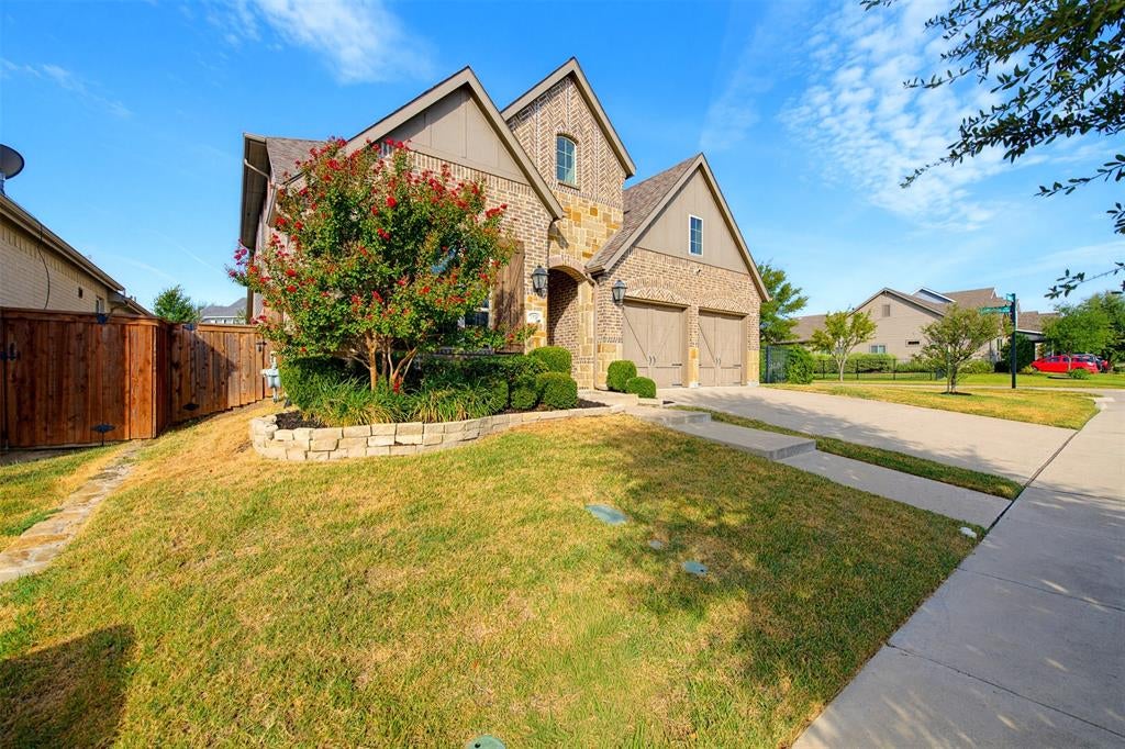 1920 Roundtree Circle E