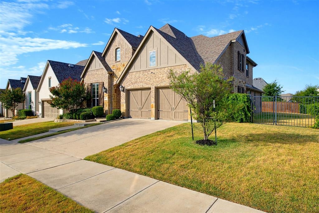 1920 Roundtree Circle E