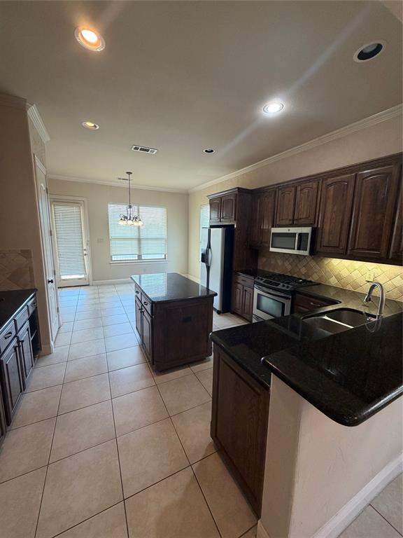 809 S Alamo Road