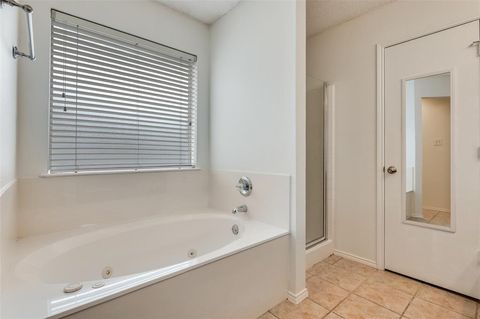 Tiny photo for 14 Enchanted Court, Mansfield, TX 76063 (MLS # 21198874)