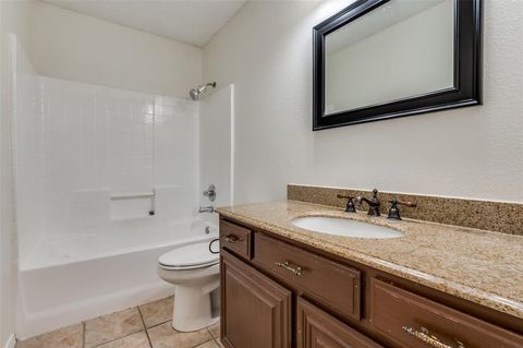 Tiny photo for 14 Enchanted Court, Mansfield, TX 76063 (MLS # 21198874)