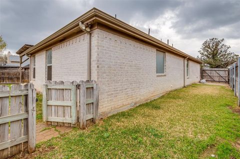 Tiny photo for 14 Enchanted Court, Mansfield, TX 76063 (MLS # 21198874)
