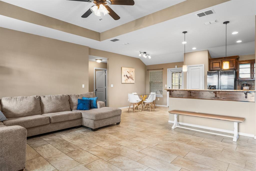 409 Mission Crest Circle