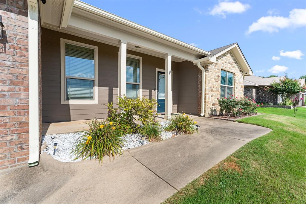 409 Mission Crest Circle