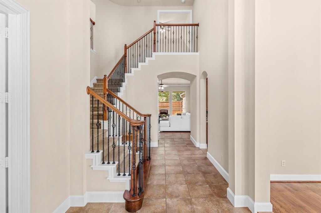 15372 Mountain View Lane