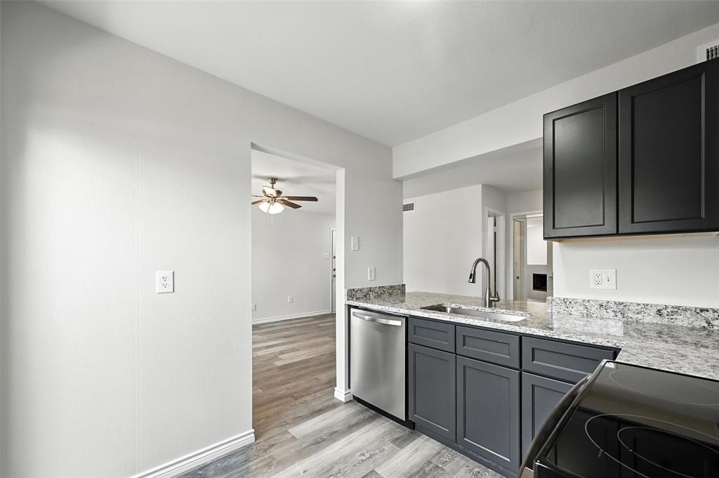 Preston Oaks Crossing Condos 01 & 02 - Residential