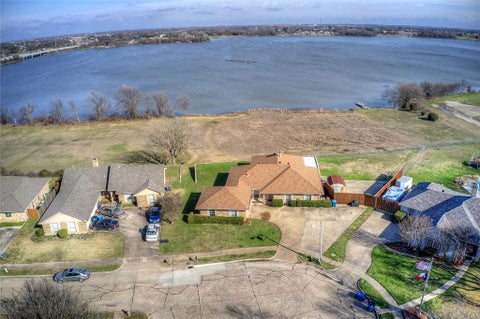 Photo of 4804 Edgewater Drive, Rowlett, TX 75088 (MLS # 21312229)