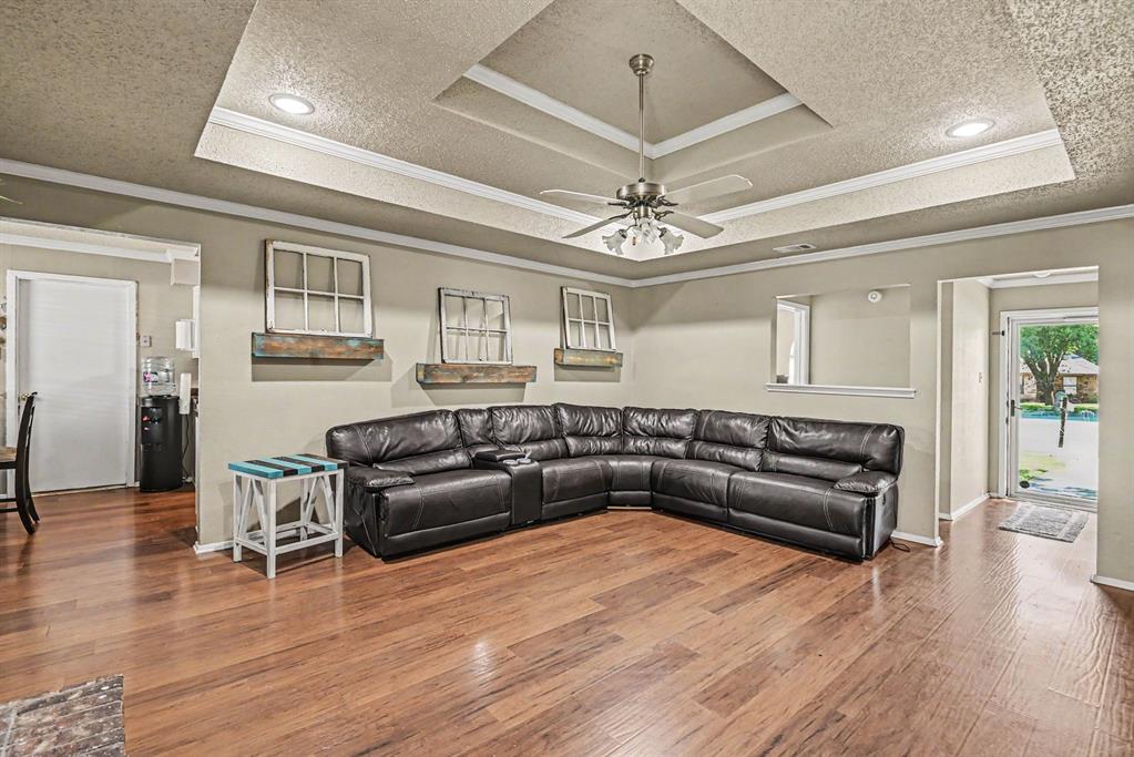 8553 James Court