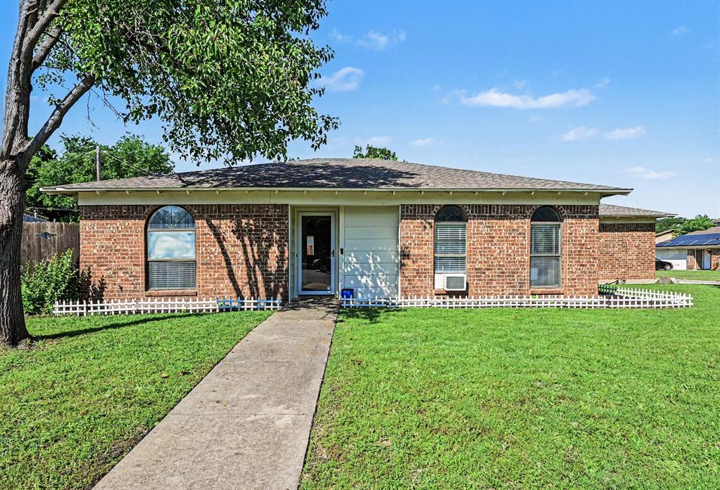 8553 James Court